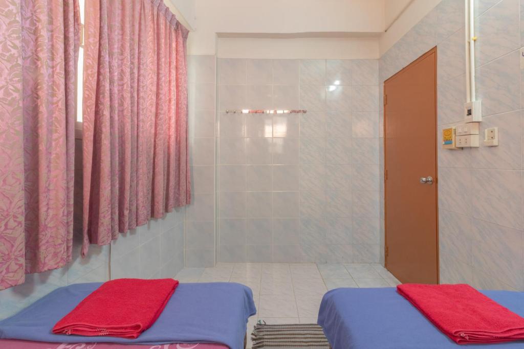 New Central Guesthouse Bangkok Bagian luar foto