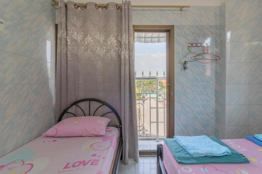 New Central Guesthouse Bangkok Bagian luar foto