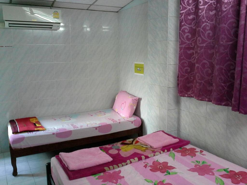 New Central Guesthouse Bangkok Bagian luar foto