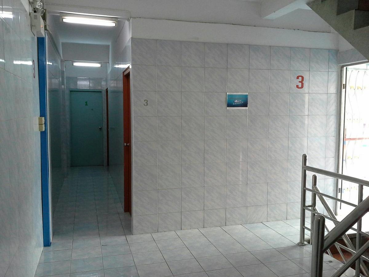 New Central Guesthouse Bangkok Bagian luar foto