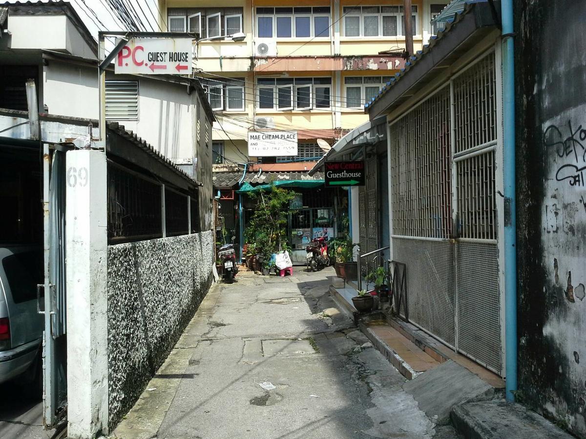 New Central Guesthouse Bangkok Bagian luar foto
